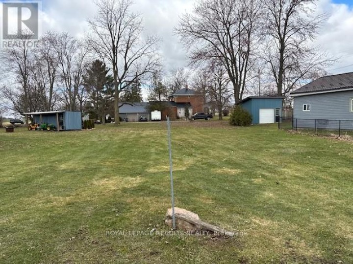 Photo 3 at 11983 Omemee Street, Springfield, Malahide