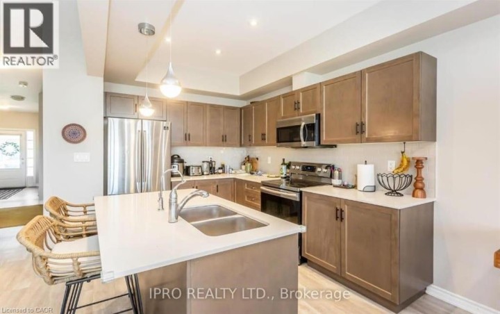 Photo 12 at 78 - 324 Equestrian Way, Briardean / River Flats / Beaverdale, Cambridge