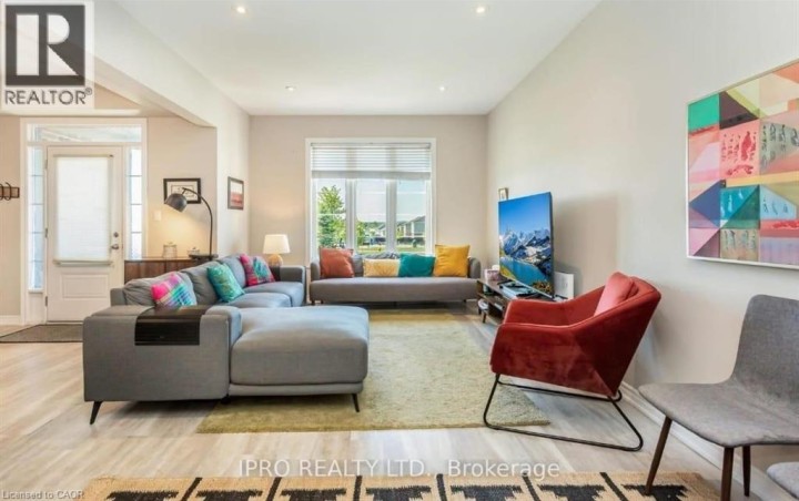 Photo 8 at 78 - 324 Equestrian Way, Briardean / River Flats / Beaverdale, Cambridge