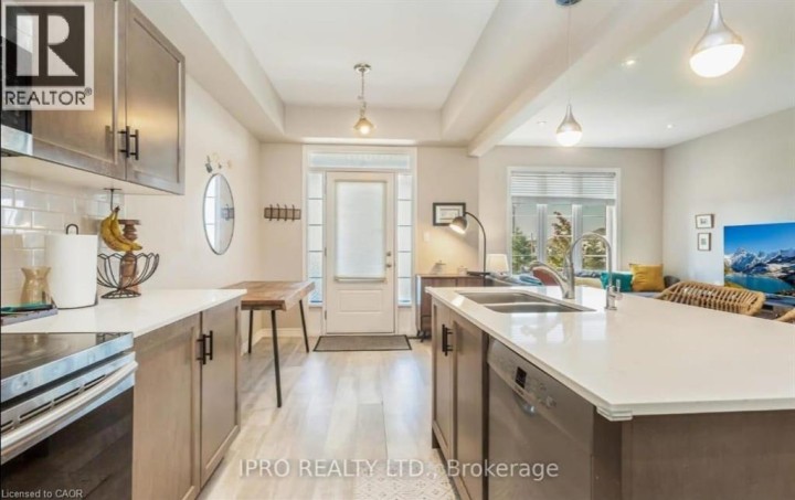 Photo 9 at 78 - 324 Equestrian Way, Briardean / River Flats / Beaverdale, Cambridge