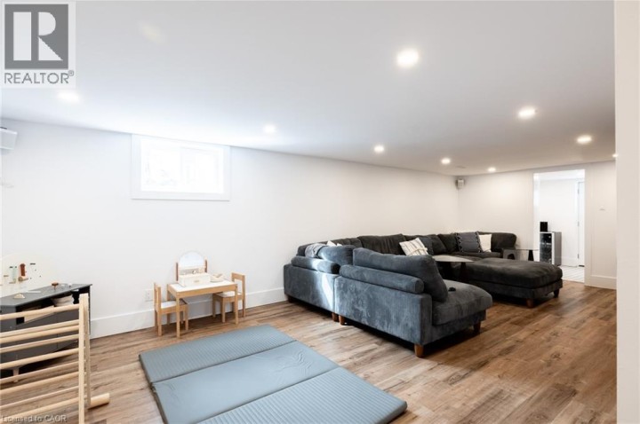 Photo 39 at 62 Lang Crescent, Lexington / Lincoln Village, Kitchener