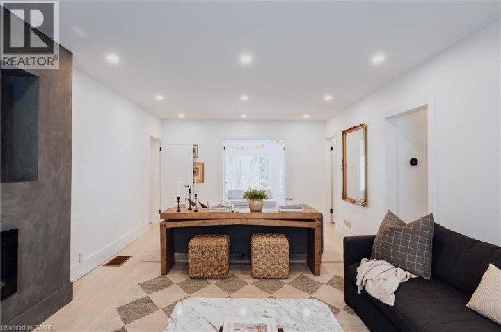 Photo 7 at 62 Lang Crescent, Lexington / Lincoln Village, Kitchener