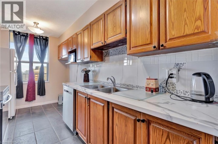 Photo 13 at 503 - 81 Church Street, Downtown / Rockway / S. Ward, Kitchener