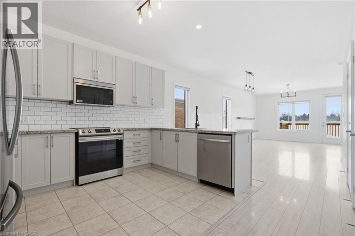 Photo 8 at 43 Harvest Avenue, Tillsonburg