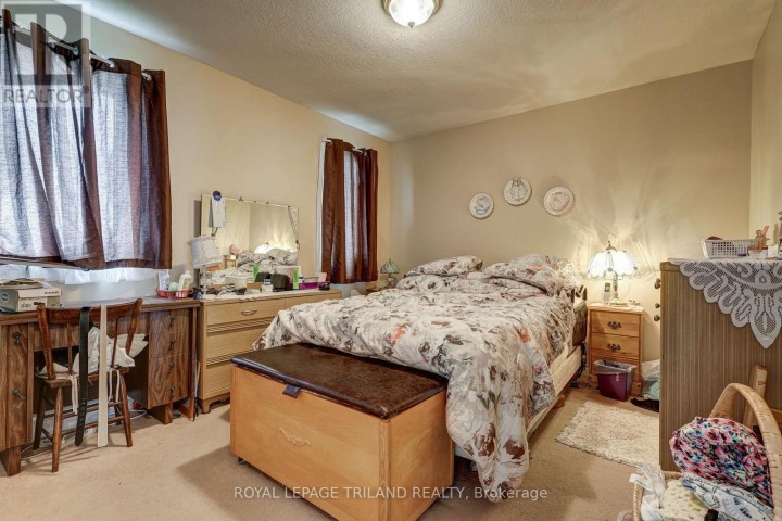 Photo 25 at 549 Wellington Street, St. Thomas