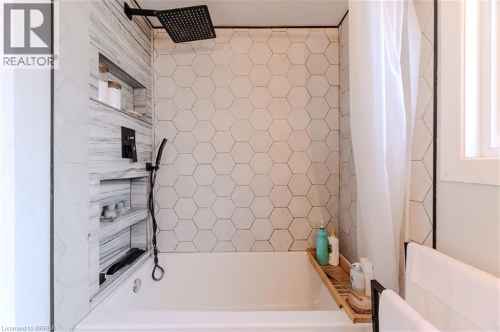 Photo 14 at 12 White Owl Crescent, Brantwood Park, Brantford