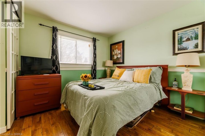 Photo 15 at 12 White Owl Crescent, Brantwood Park, Brantford