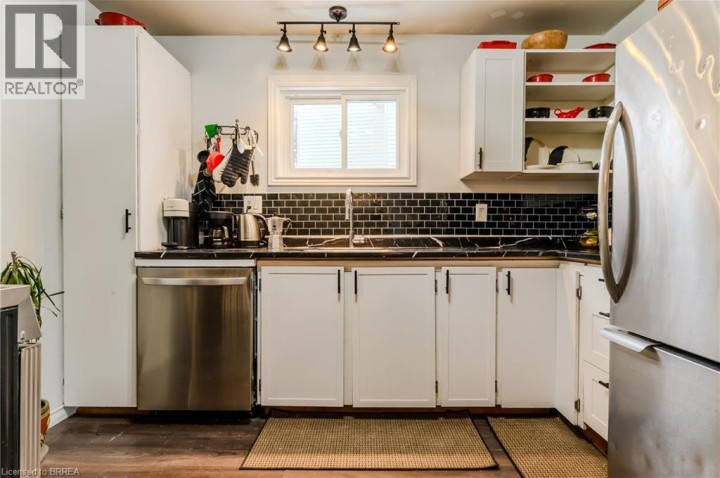 Photo 6 at 12 White Owl Crescent, Brantwood Park, Brantford