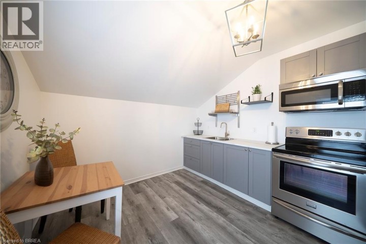 Photo 13 at 171 Drummond Street, Victoria / Arthur, Brantford