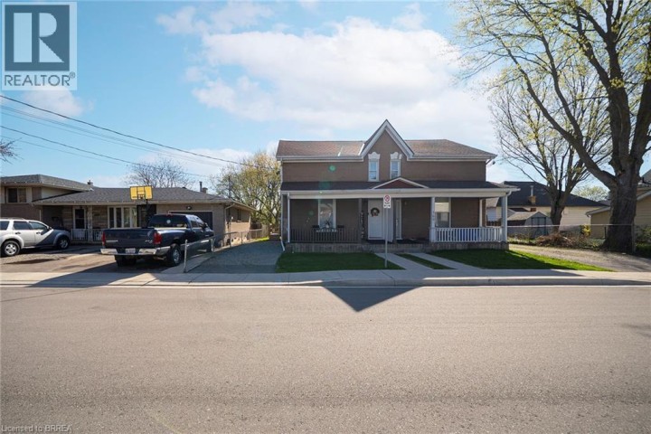 Photo 1 at 171 Drummond Street, Victoria / Arthur, Brantford