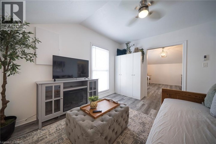 Photo 8 at 171 Drummond Street, Victoria / Arthur, Brantford
