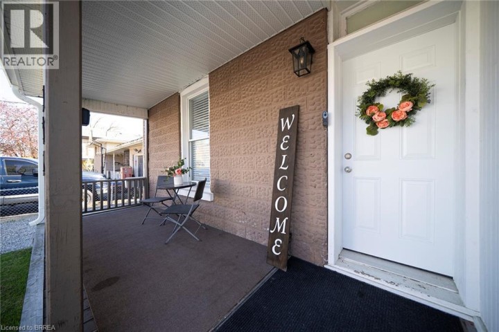 Photo 3 at 171 Drummond Street, Victoria / Arthur, Brantford