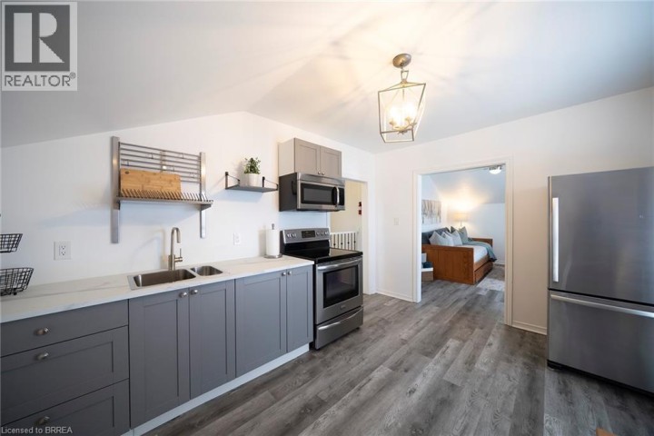 Photo 11 at 171 Drummond Street, Victoria / Arthur, Brantford