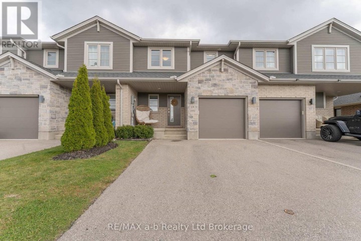 Photo 1 at 109 Denrich Avenue, Tillsonburg