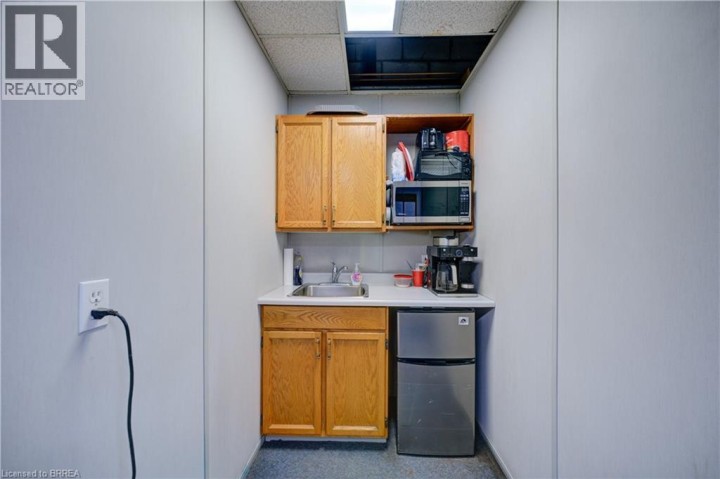 Photo 31 at 114 Easton Road, Lynden Park Mall, Brantford