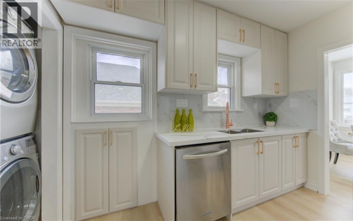 Photo 7 at 171 Sixth Avenue, Fairview / Kingsdale, Kitchener