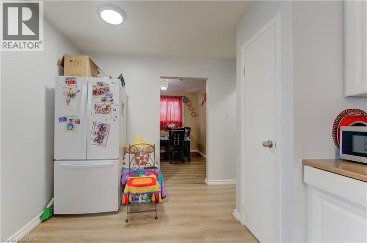 Photo 12 at 110 Hazelglen Drive, Victoria Hills, Kitchener