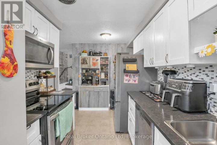 Photo 6 at 57 - 35 Breckenridge Drive, Kitchener