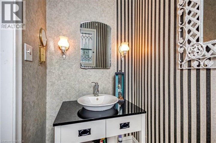 Photo 22 at 58 Lorne Crescent, Lansdowne, Brantford