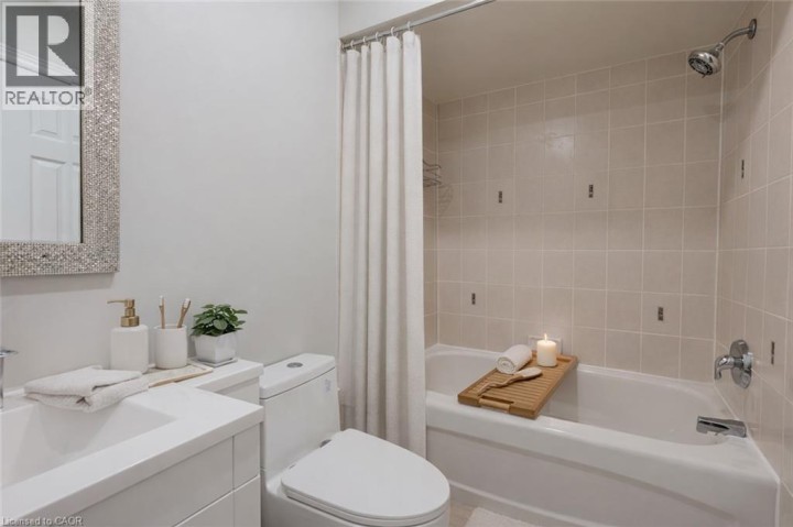 Photo 7 at 7 Hollinrake Avenue, Empire, Brantford