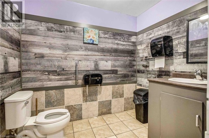 Photo 25 at 669 E Colborne Street, Brantford