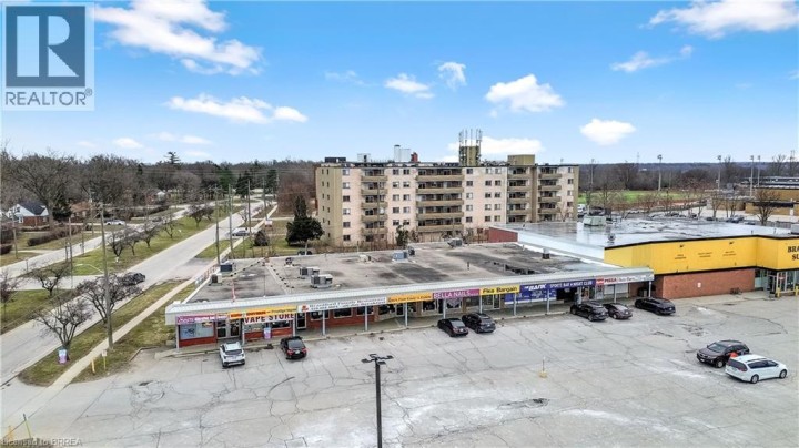 Photo 31 at 669 E Colborne Street, Brantford