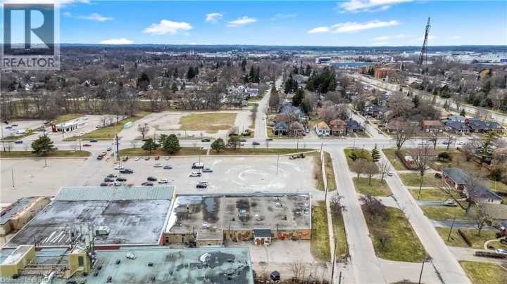 Photo 38 at 669 E Colborne Street, Brantford