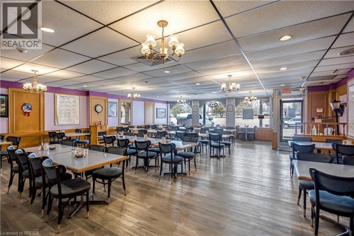 Photo 7 at 669 E Colborne Street, Brantford