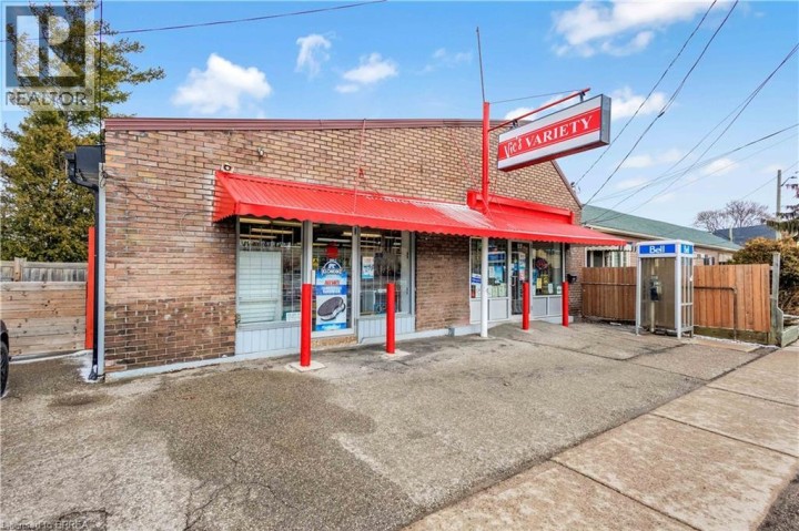 Photo 3 at 215 Grand River Avenue, Holmedale, Brantford