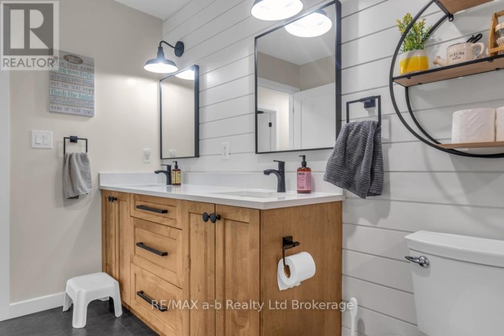 Photo 22 at 6744 Hacienda Road, Rural Malahide, Malahide