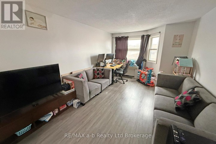Photo 11 at 36 - 64 Hiawatha Road, Woodstock - North, Woodstock
