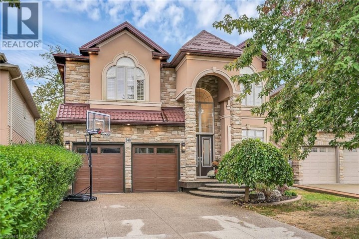 Photo 2 at 248 Cloverleaf Drive, Meadowlands, Ancaster