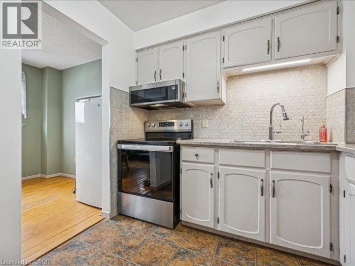 Photo 10 at 31 - 51 Paulander Drive, Victoria Hills, Kitchener