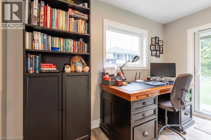 Photo 24 at 183 Sunnyridge Road, Southcote / Duff’s Cors, Ancaster