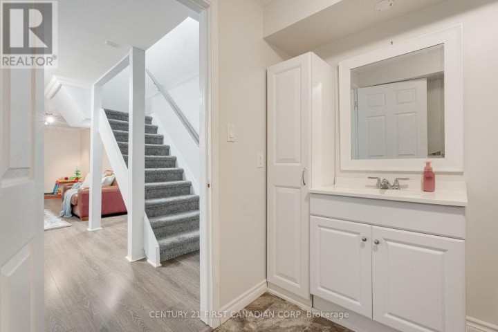 Photo 31 at 15 Mohican Drive, Woodstock - North, Woodstock