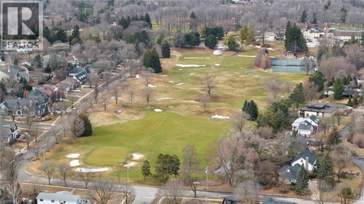 Photo 7 at 757 W Westmount Road, Uptown Waterloo / Westmount, Kitchener