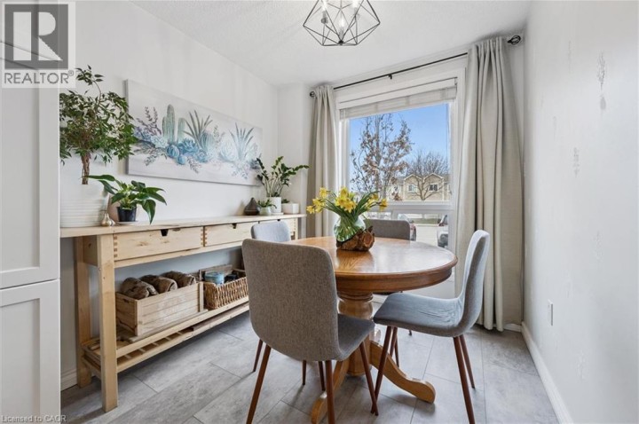 Photo 10 at 32 - 160 Rittenhouse Road, Laurentian Hills / Country Hills W, Kitchener