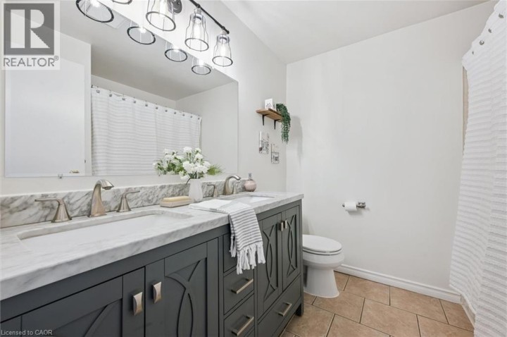 Photo 22 at 32 - 160 Rittenhouse Road, Laurentian Hills / Country Hills W, Kitchener