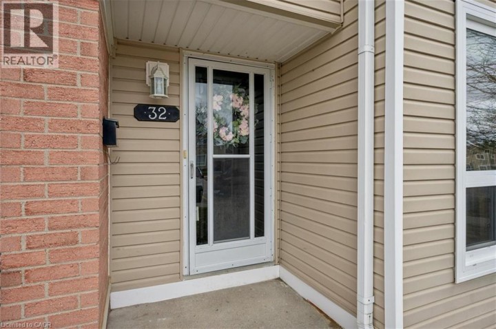 Photo 5 at 32 - 160 Rittenhouse Road, Laurentian Hills / Country Hills W, Kitchener