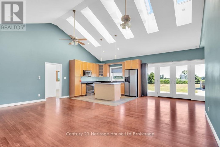 Photo 14 at 11069 Rogers Road, Rural Malahide, Malahide