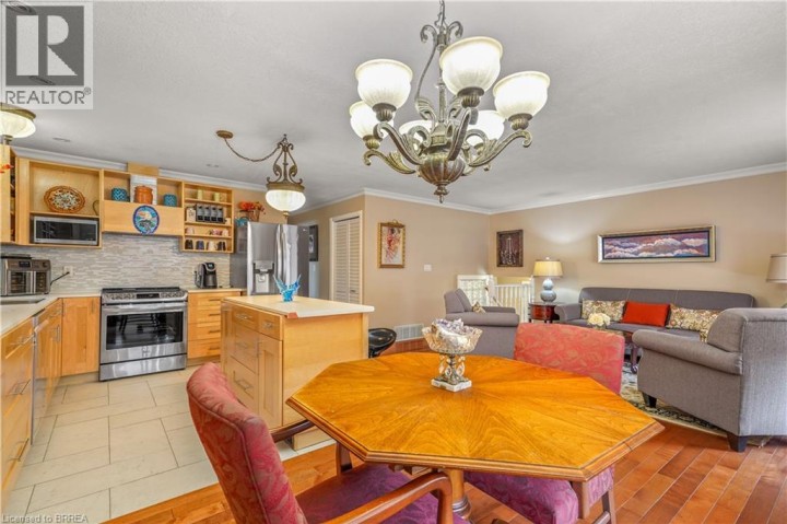 Photo 10 at 14 Thistledown Drive, Mayfair, Brantford