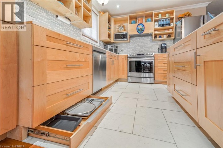 Photo 15 at 14 Thistledown Drive, Mayfair, Brantford