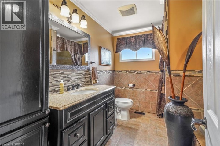 Photo 20 at 14 Thistledown Drive, Mayfair, Brantford