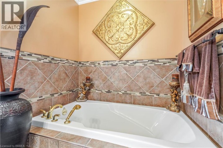 Photo 24 at 14 Thistledown Drive, Mayfair, Brantford