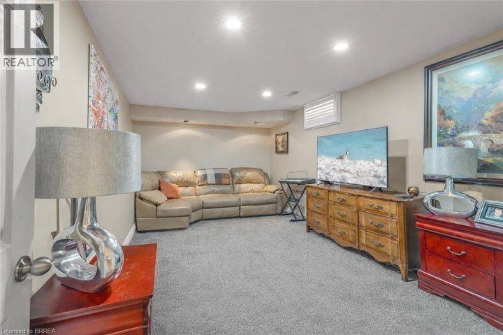 Photo 25 at 14 Thistledown Drive, Mayfair, Brantford