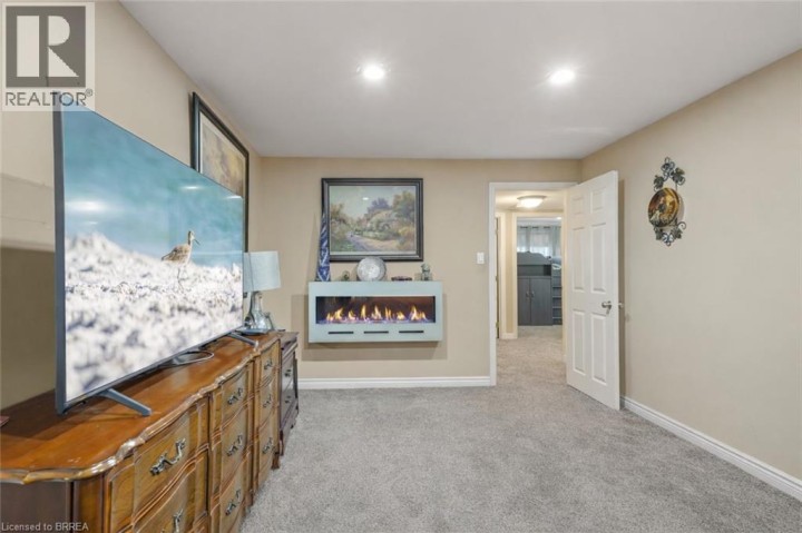 Photo 26 at 14 Thistledown Drive, Mayfair, Brantford