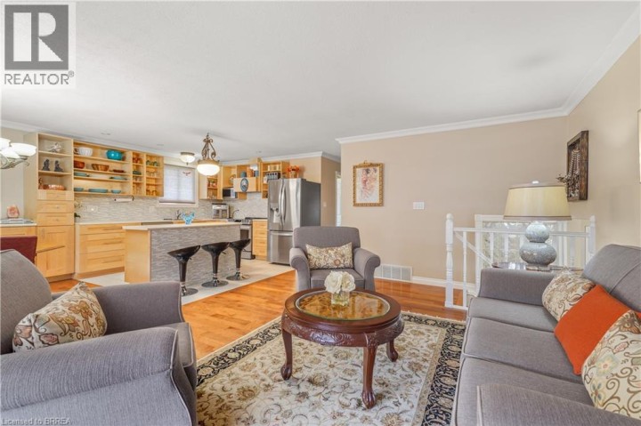 Photo 8 at 14 Thistledown Drive, Mayfair, Brantford