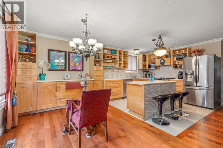 Photo 9 at 14 Thistledown Drive, Mayfair, Brantford