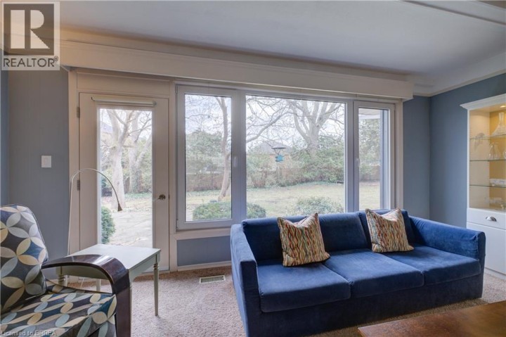 Photo 12 at 9 Summerhayes Crescent, Wyndham Hills, Brantford