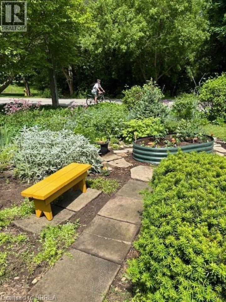 Photo 32 at 9 Summerhayes Crescent, Wyndham Hills, Brantford